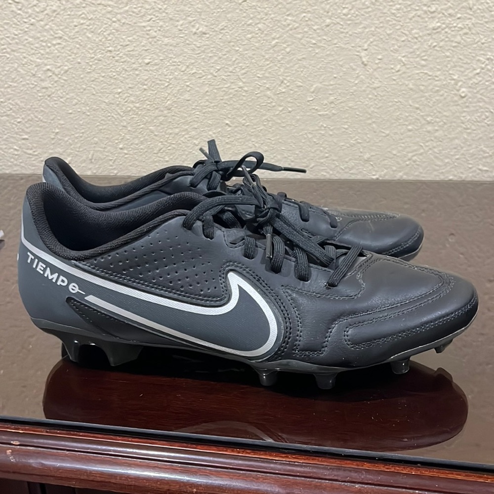 Soccer cleats
